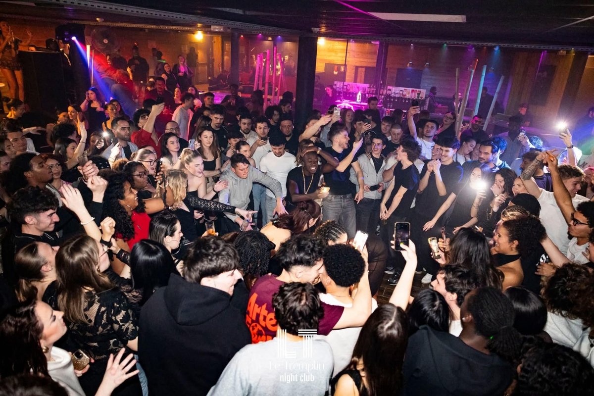 Ambiance soirée mariage DJ animation Bretagne